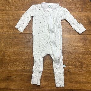 Dreamland Dream Pajamas Bamboo 0-3mo Zipper Sleeper fold over hands and feet